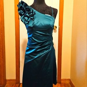 Green (Teal) Semi-Formal Homecoming Dress Size 3